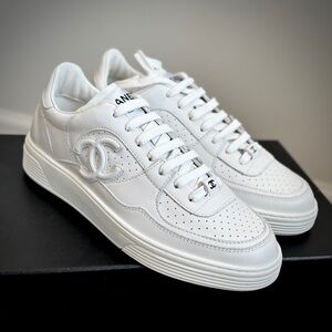 CHANEL 23A WHITE SNEAKERS SIZE 38 💓G45079💓never worn 💓new with box